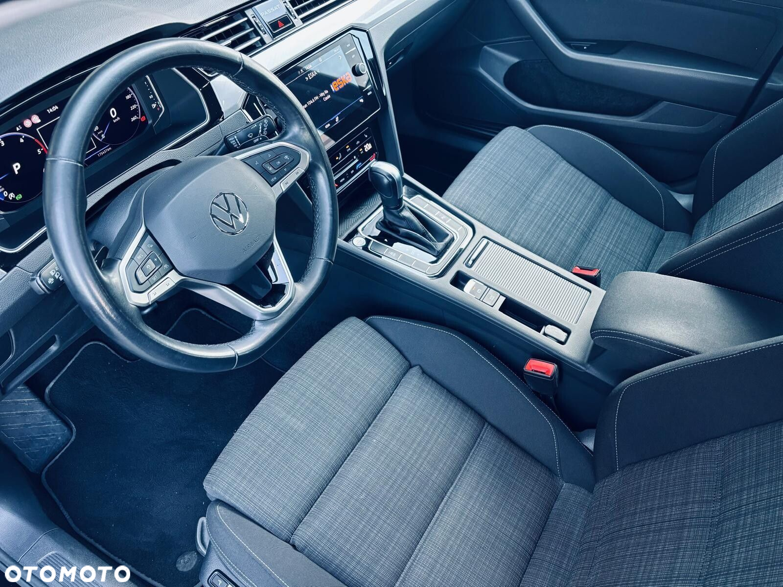 Volkswagen Passat 2.0 TDI Business DSG - 12