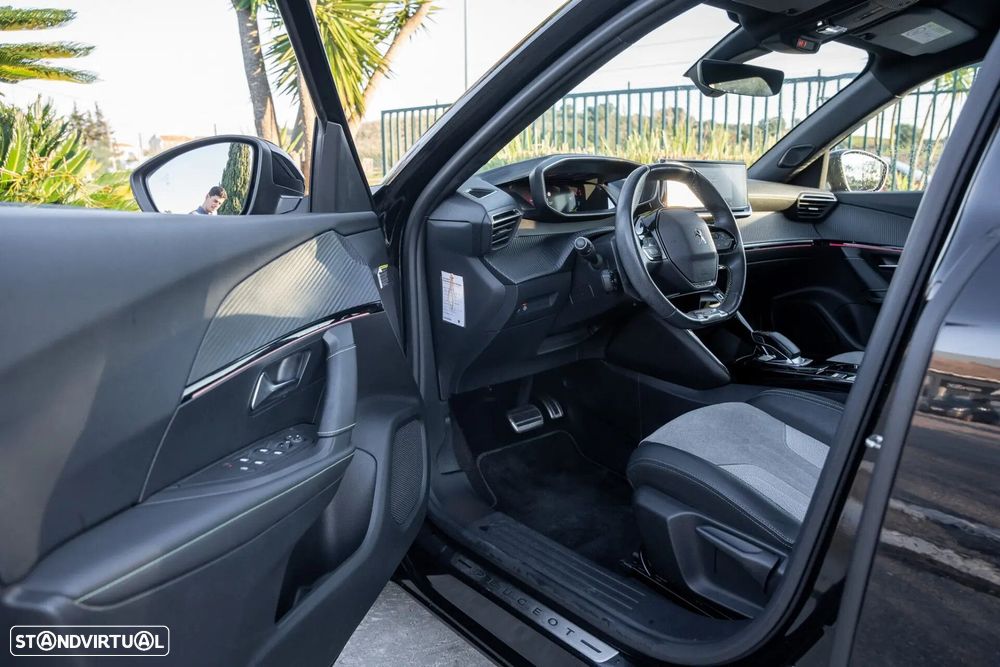 Peugeot e-2008 50 kWh GT - 19