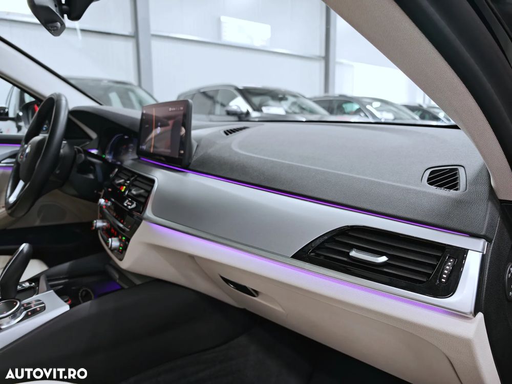 BMW Seria 5 530e Aut. - 11