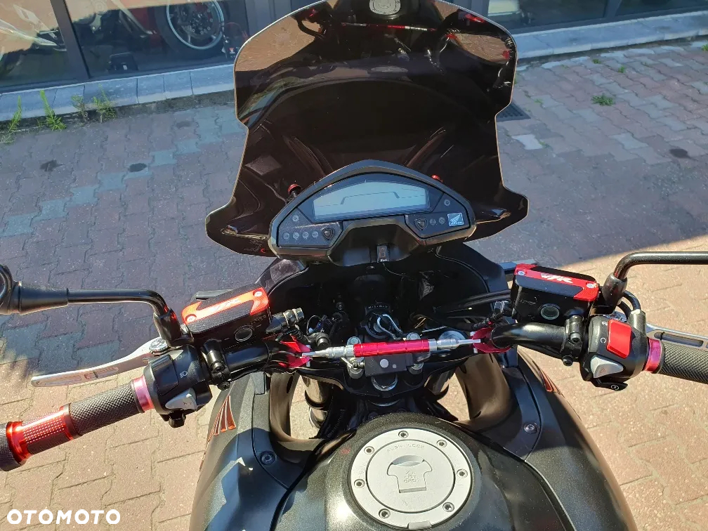 Honda VFR - 12