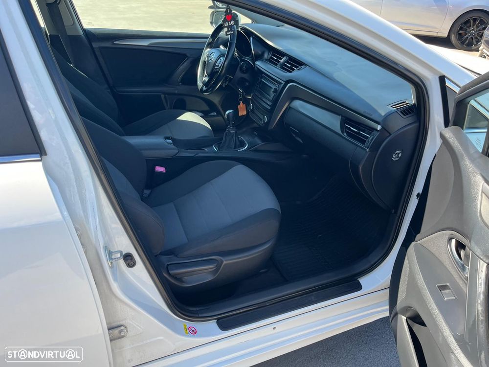 Toyota Avensis - 29