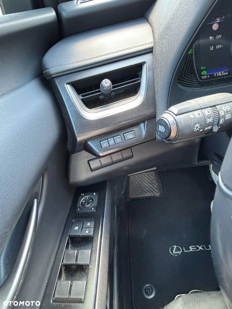 Lexus UX 250h GPF Business Edition 2WD - 11