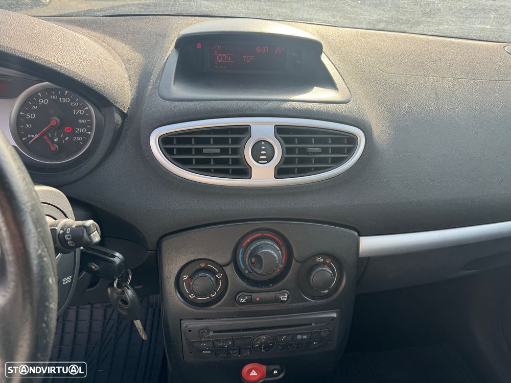 Renault Clio Break 1.2 16V Dynamique - 17