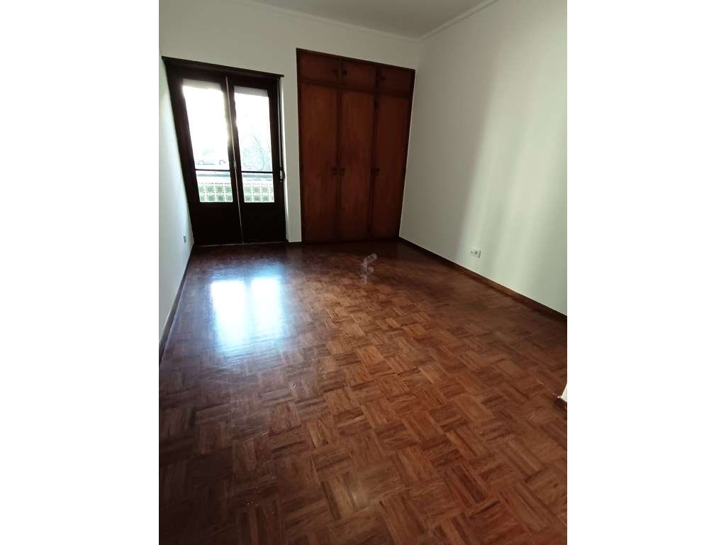 Apartamento T3 com 115 m2 bem localizado. - Grande imagem: 3/5