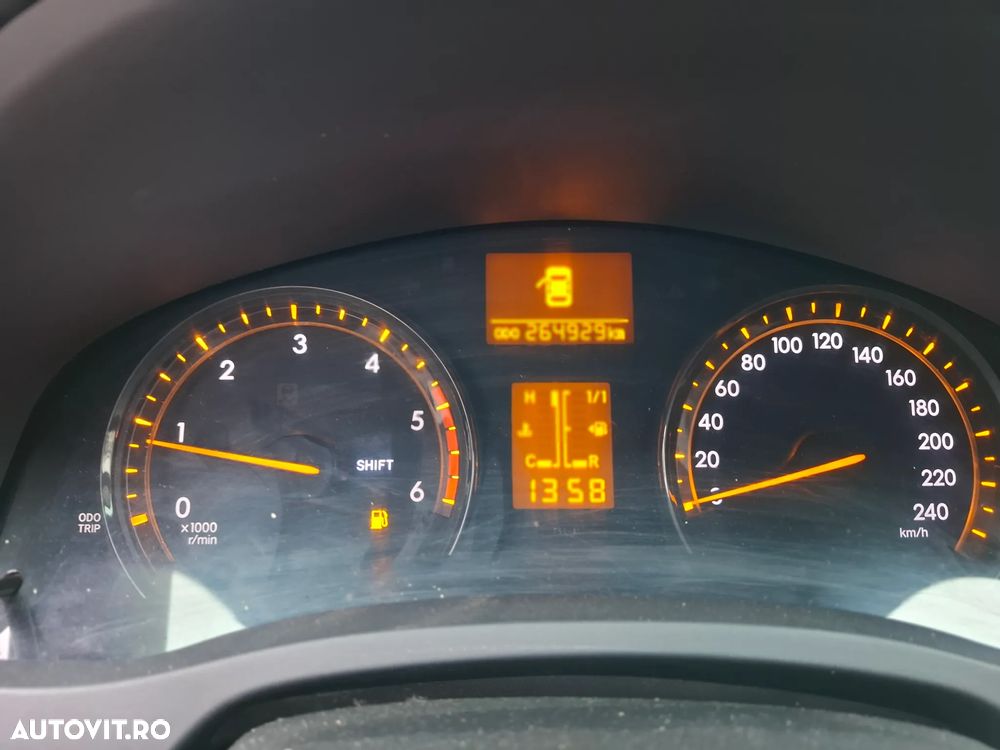 Toyota Avensis 2.0 D-4D Executive - 8