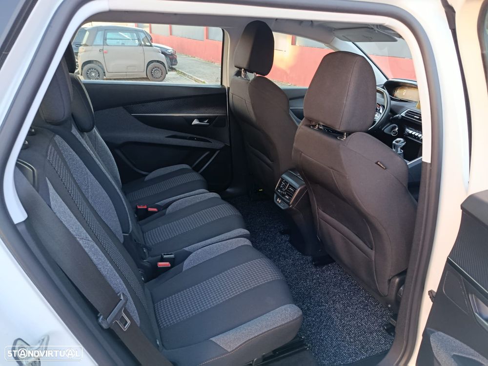 Peugeot 5008 - 9