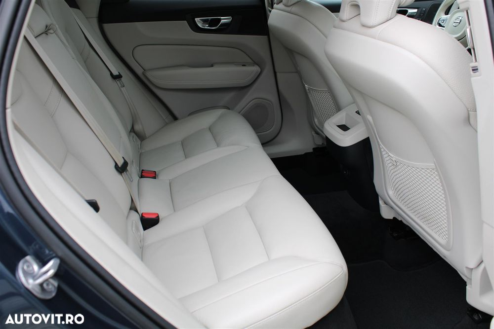 Volvo XC 60 B4 D AWD Plus Bright - 14