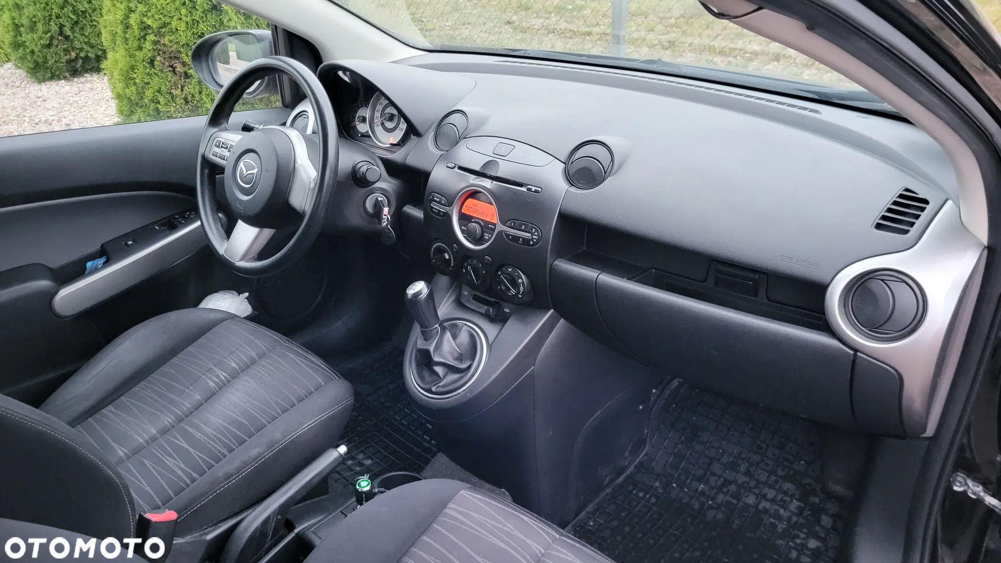 Mazda 2 - 10