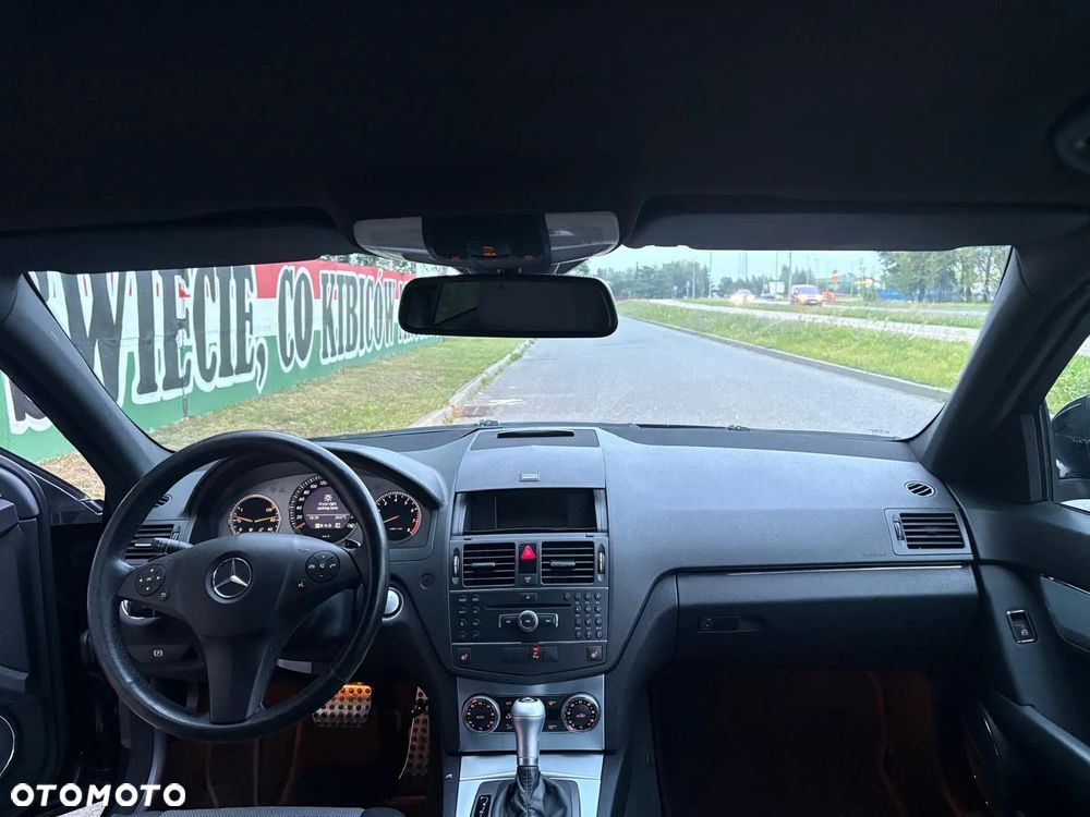 Mercedes-Benz Klasa C 180 T Kompressor Automatik Avantgarde - 29