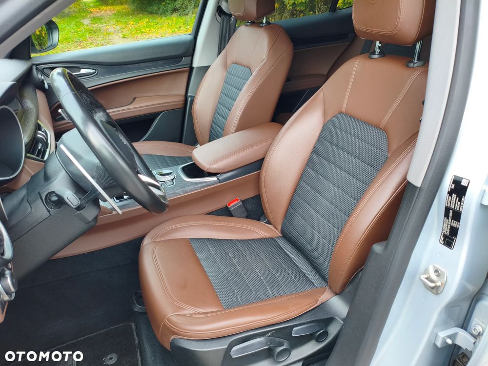 Alfa Romeo Stelvio 2.0 Turbo Sprint Q4 - 15