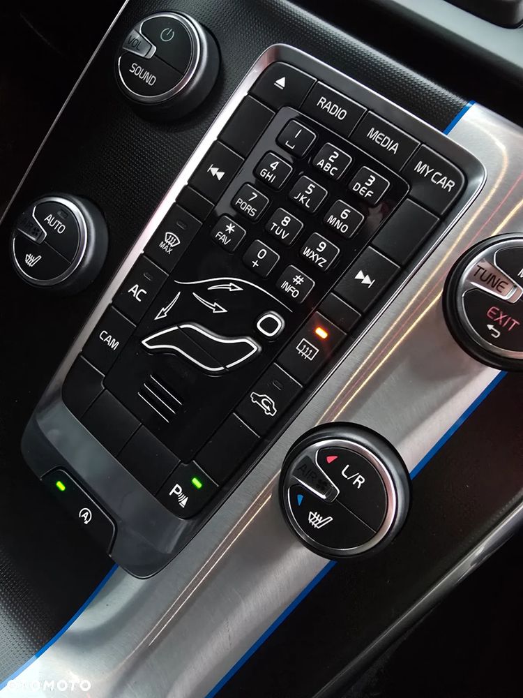 Volvo V40 D2 R Design - 34