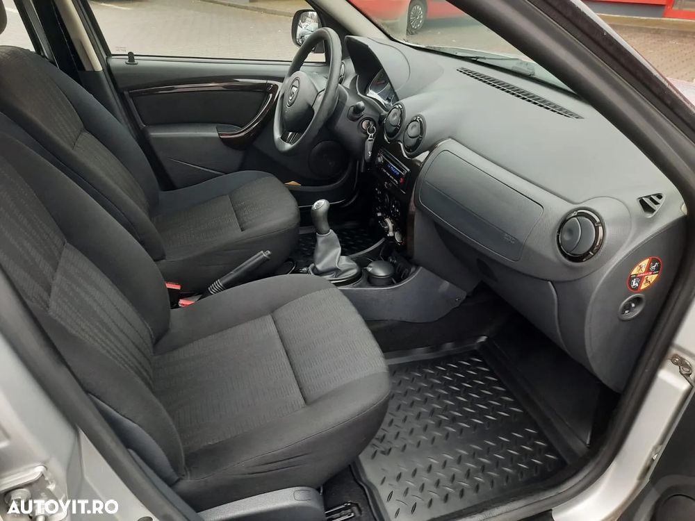 Dacia Duster 1.6 16V 105 4x2 Celebration - 6