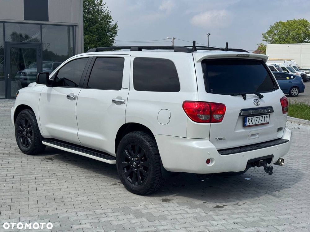Toyota Sequoia - 6