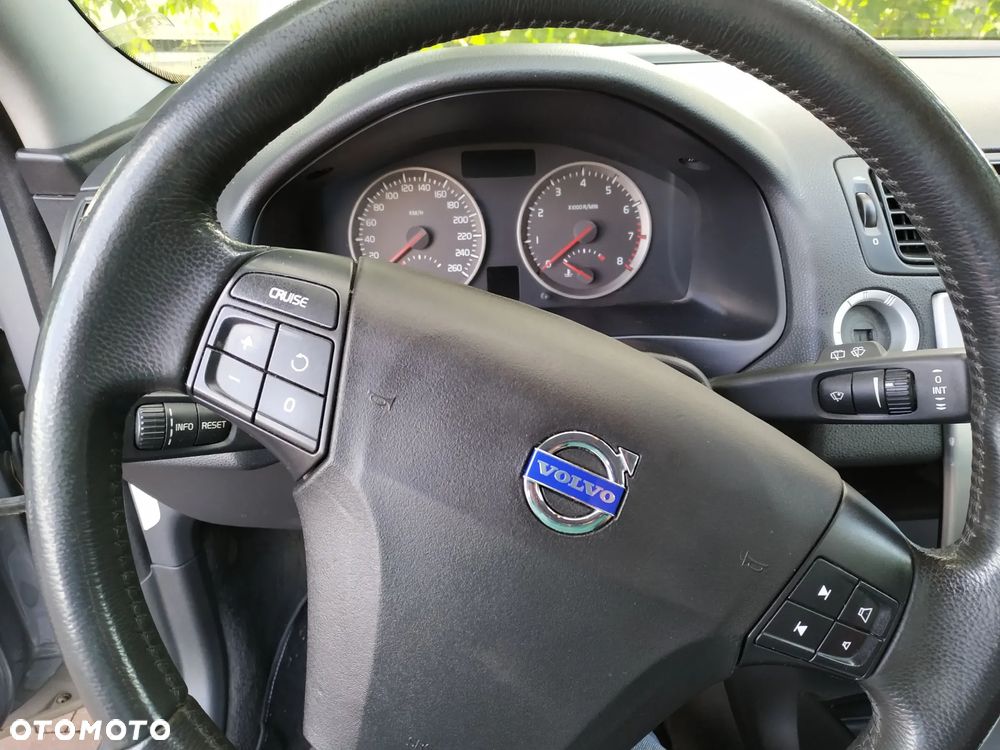 Volvo V50 2.4 - 8