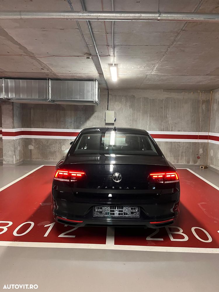 Volkswagen Passat Variant 2.0 TDI SCR DSG Business - 12