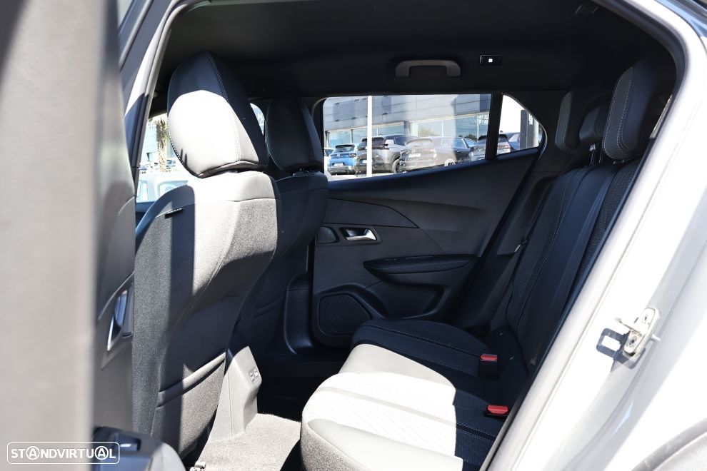 Peugeot 2008 1.2 Hybrid Allure e-DCS6 - 18