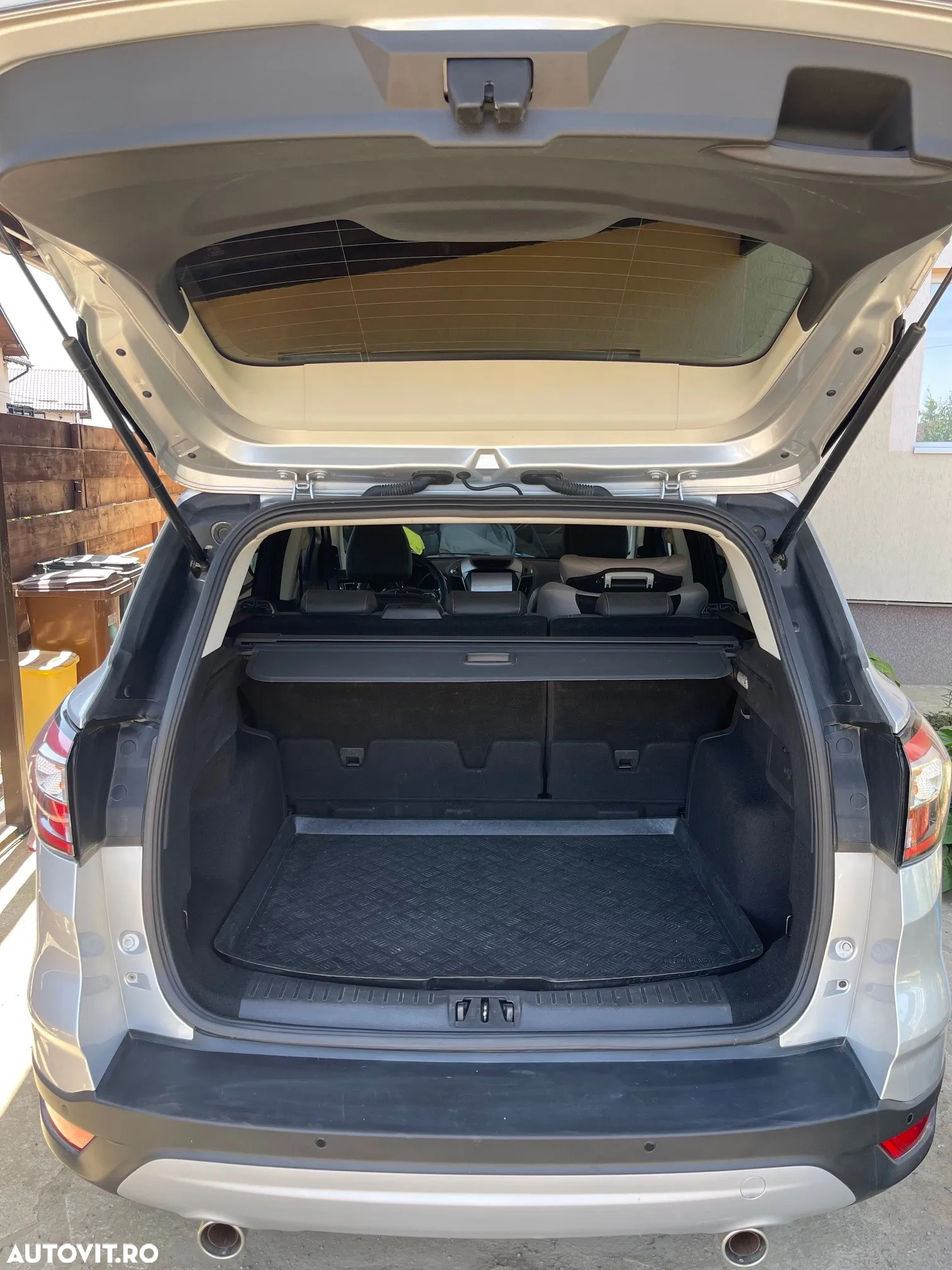 Ford Kuga 1.5 EcoBoost 2WD Titanium - 8