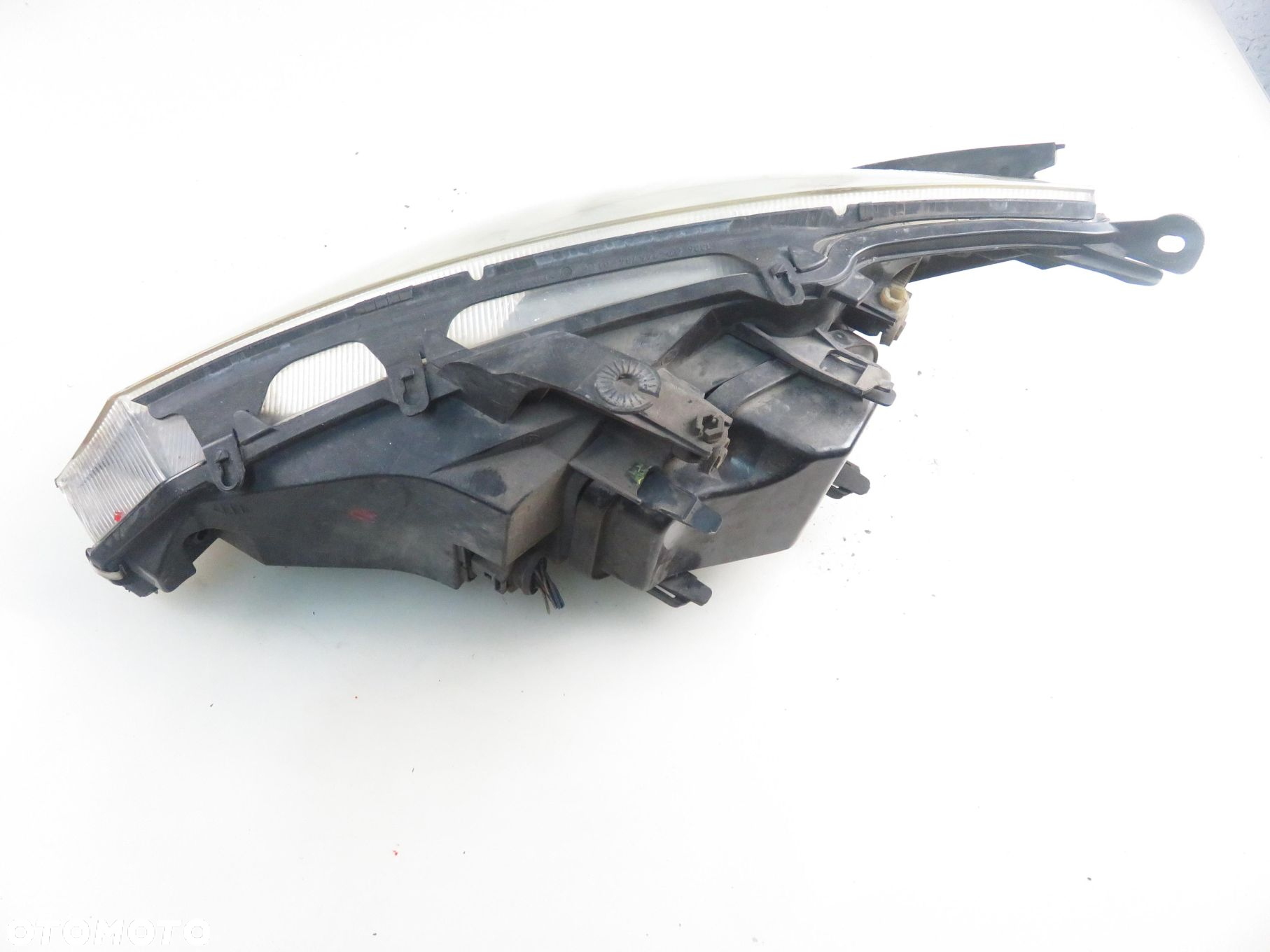 LAMPA PRAWA PRZEDNIA FORD FOCUS MK1 XENON - 12