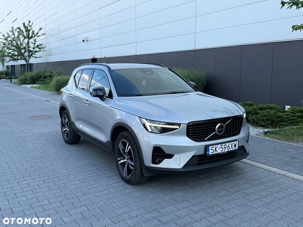 Volvo XC 40 B3 Plus Dark - 3