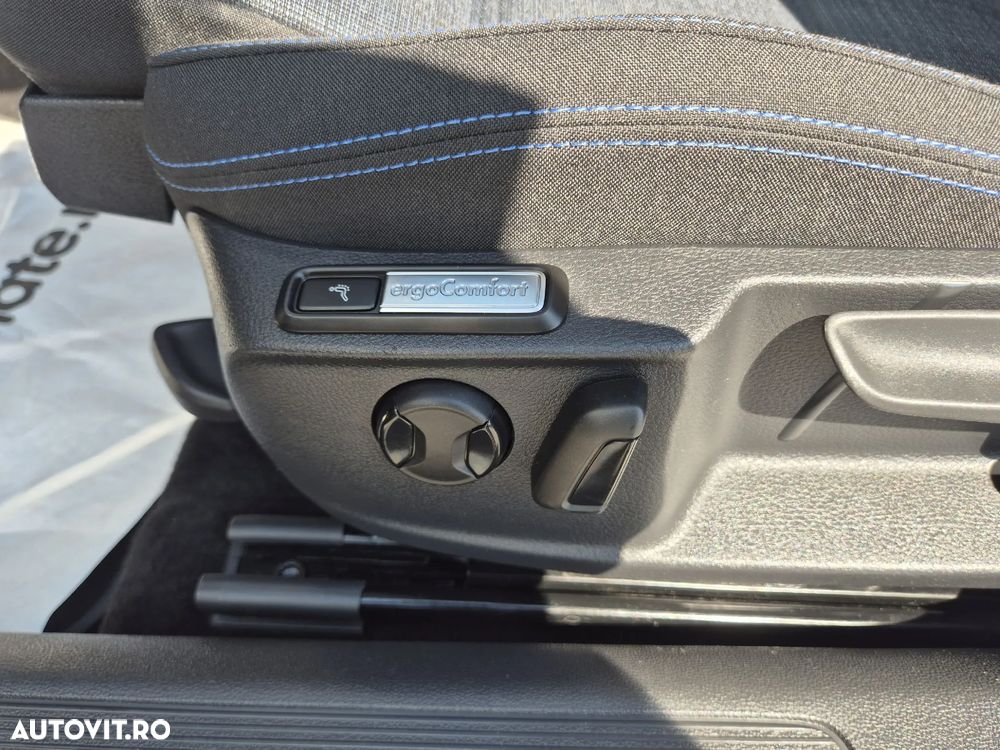 Volkswagen Passat - 11