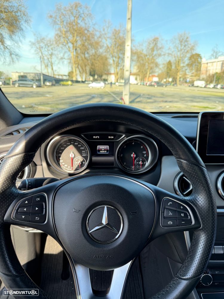 Mercedes-Benz CLA 180 - 10
