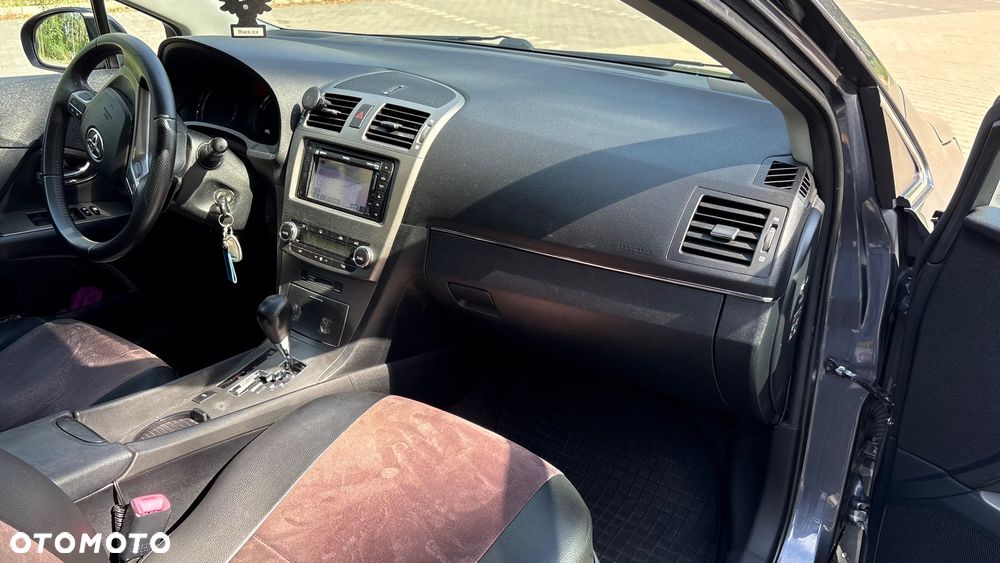 Toyota Avensis 1.8 Multidrive S Sol - 11