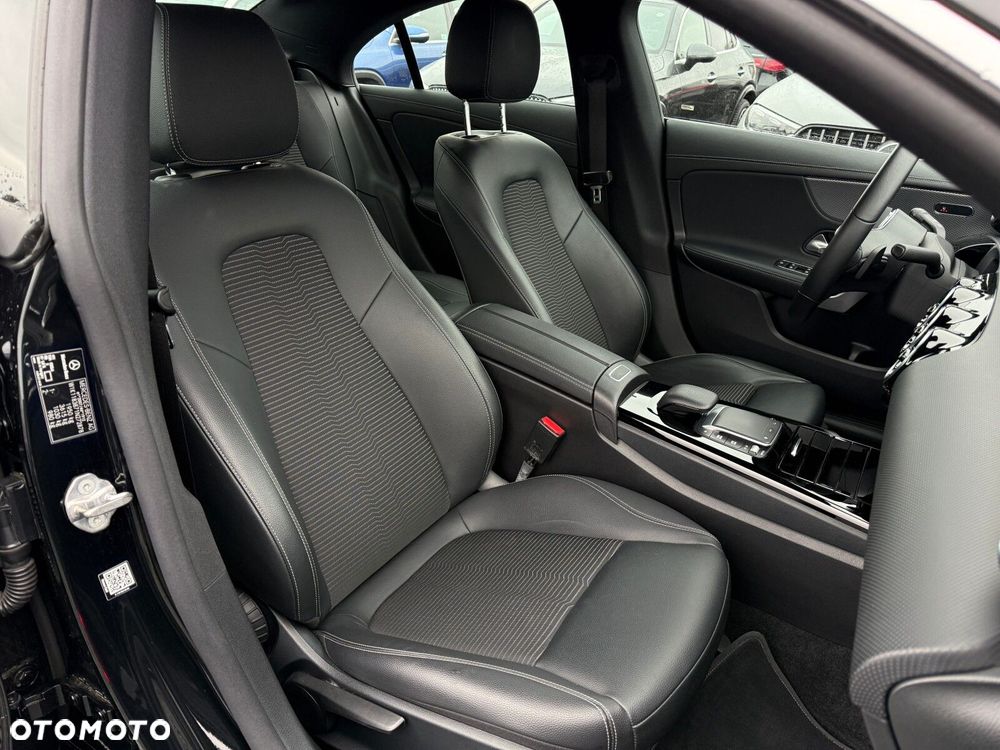 Mercedes-Benz CLA 200 mHEV 7G-DCT - 22