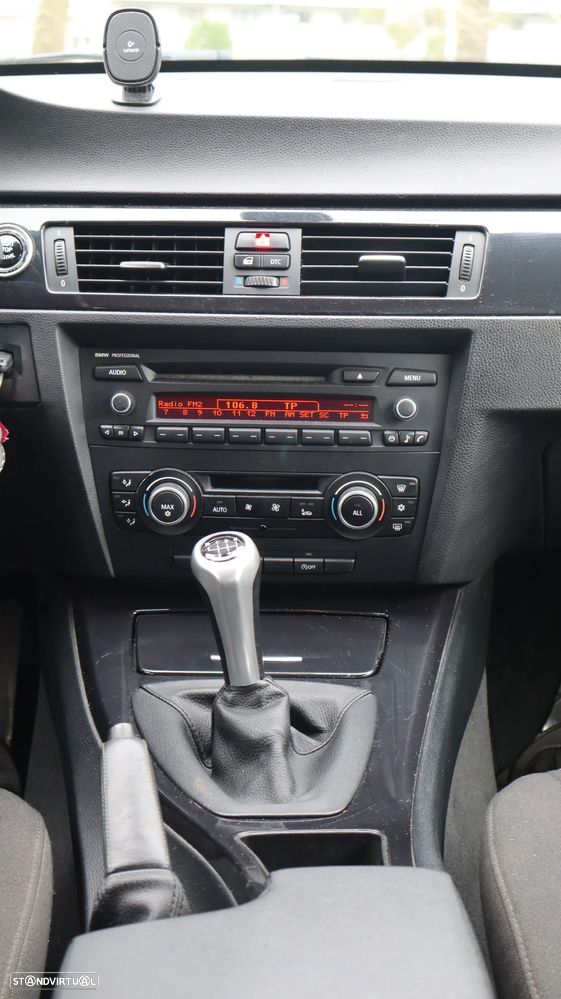 BMW 318 d - 14