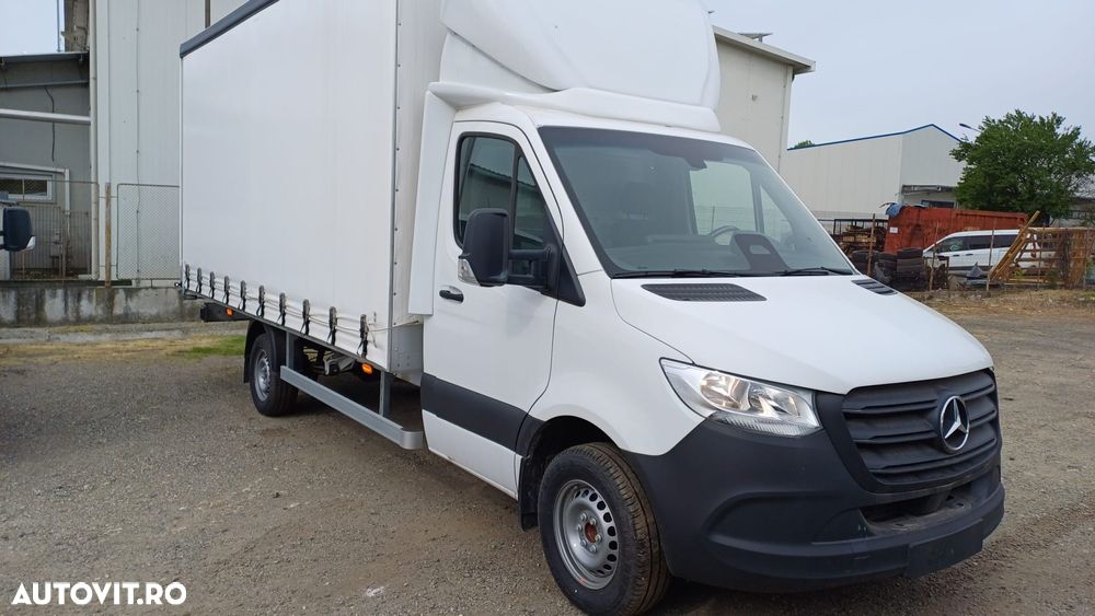 Mercedes-Benz 317 sasiu cu prelata si paravant