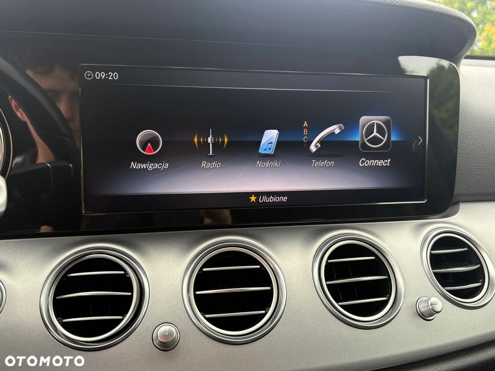 Mercedes-Benz Klasa E 300 de T 9G-TRONIC - 21
