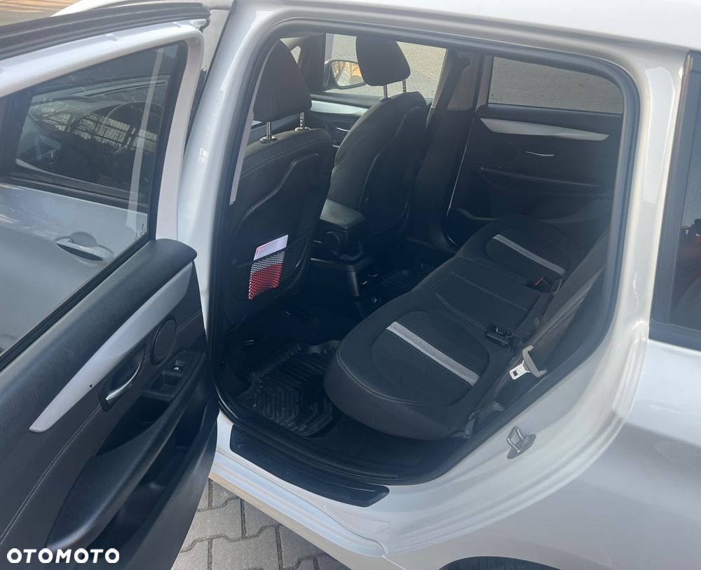 BMW Seria 2 218d xDrive - 17
