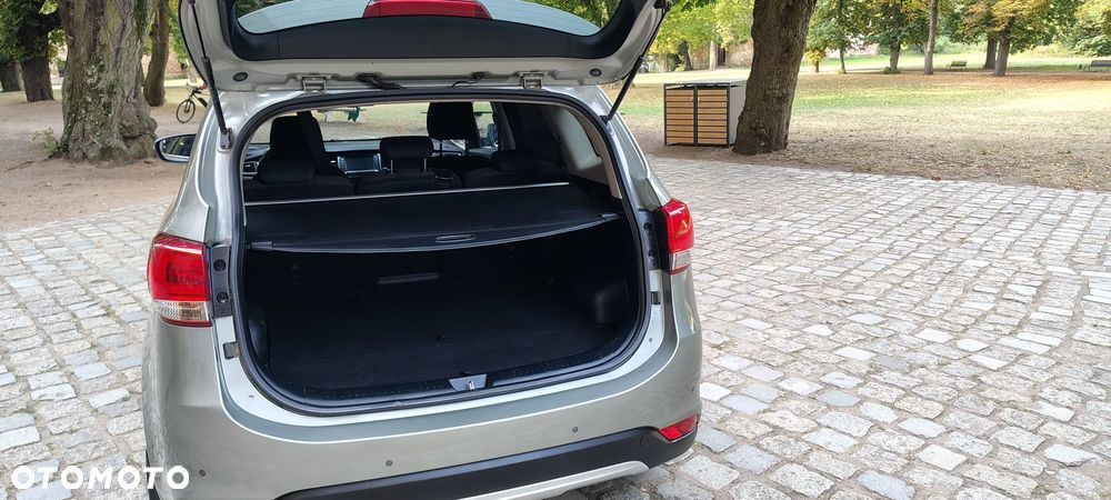 Kia Carens 1.7 CRDi L - 9
