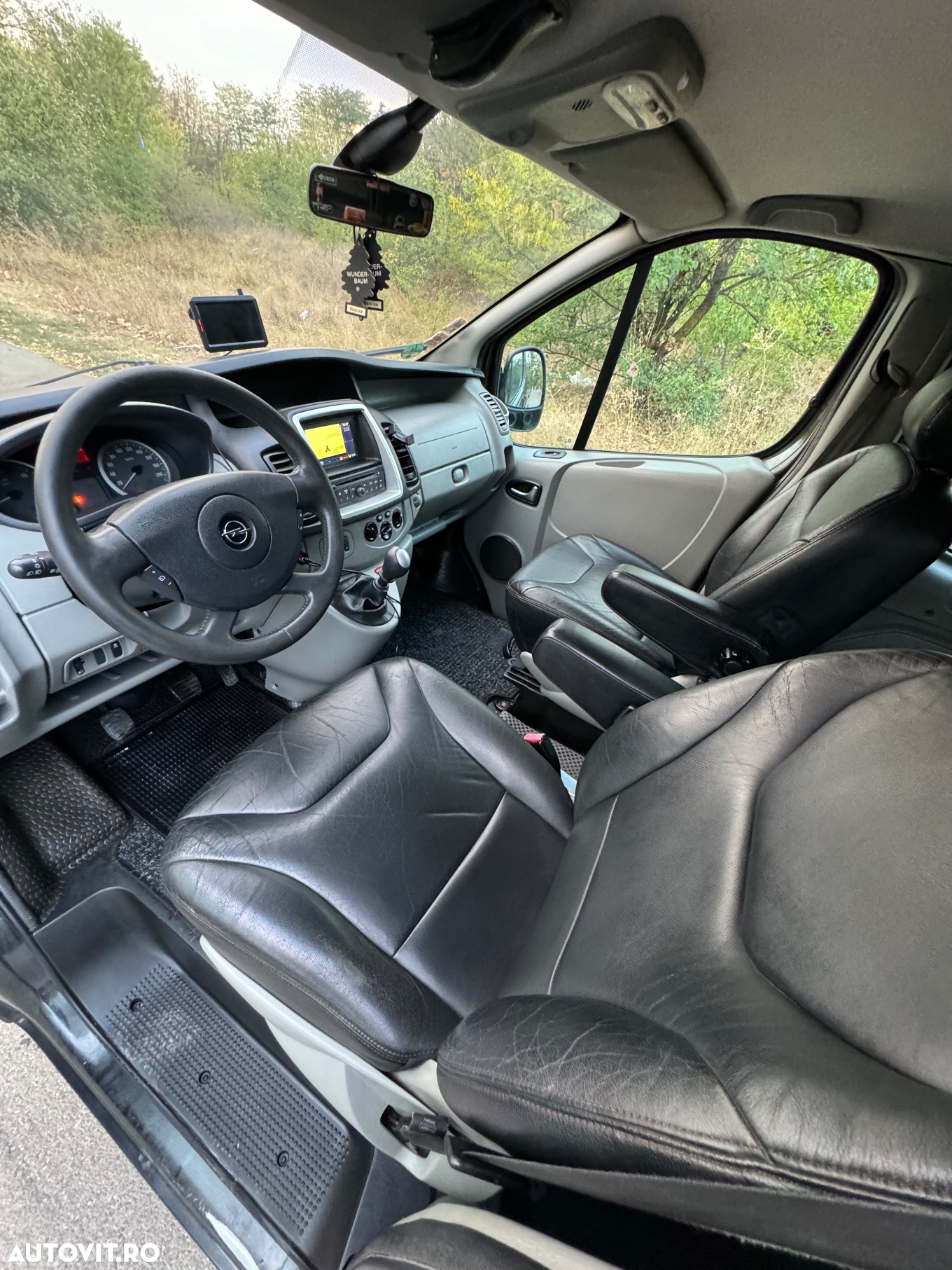 Opel Vivaro 2.5 CDTI L2H1 Life Cosmo - 6