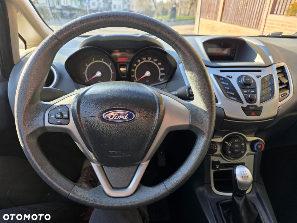 Ford Fiesta 1.25 Celebration - 9