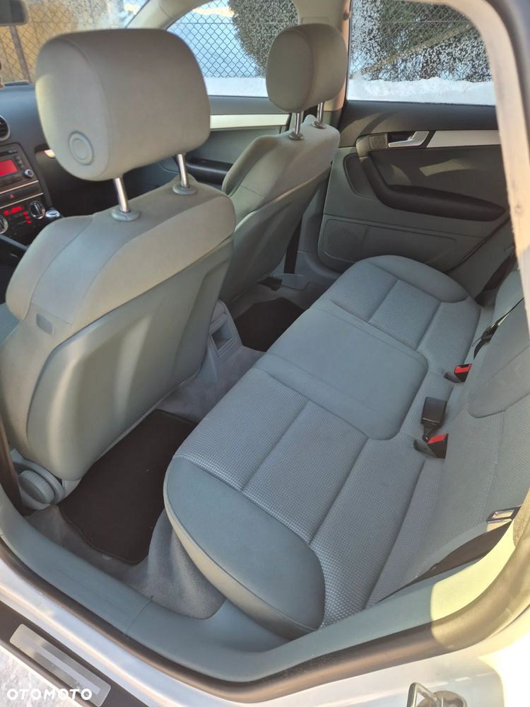 Audi A3 Sportback 2.0 TDI DPF quattro Ambiente - 10