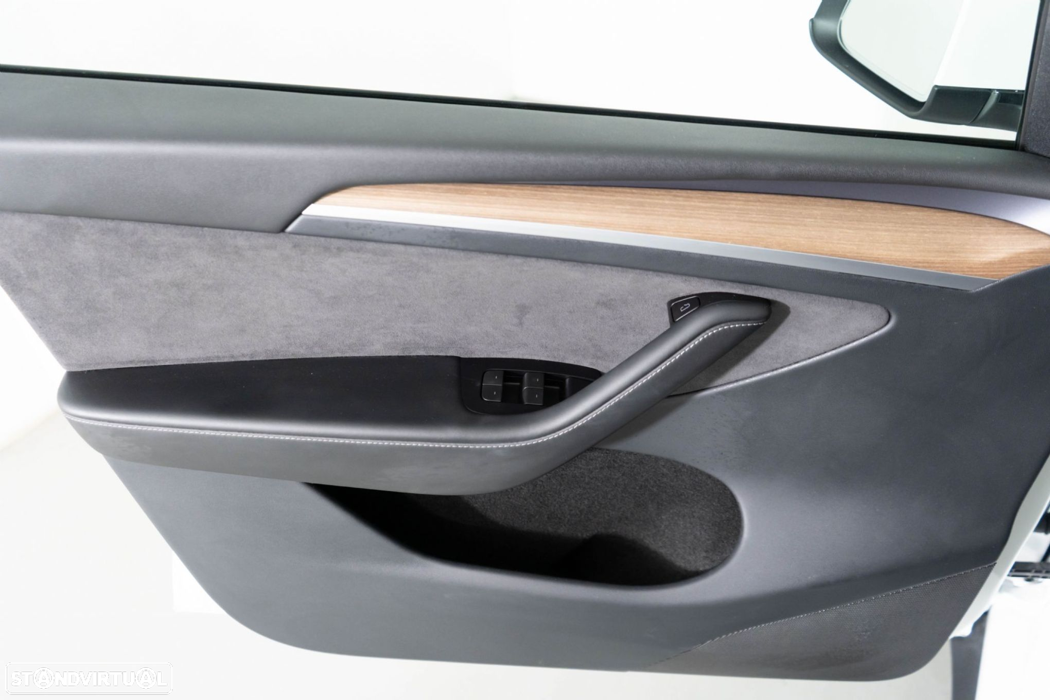 Tesla Model Y Performance Tração Integral - 18