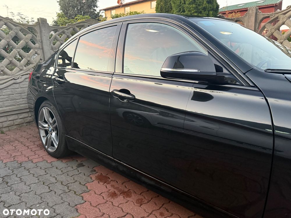 BMW Seria 3 318d M Sport - 6