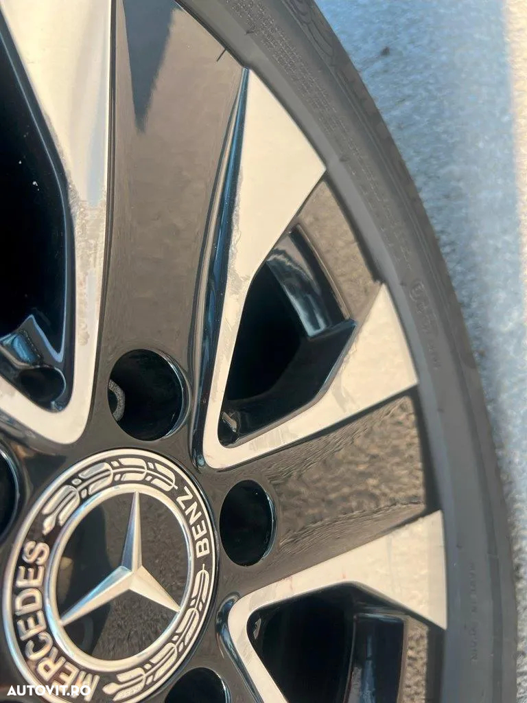Mercedes-Benz V - 9