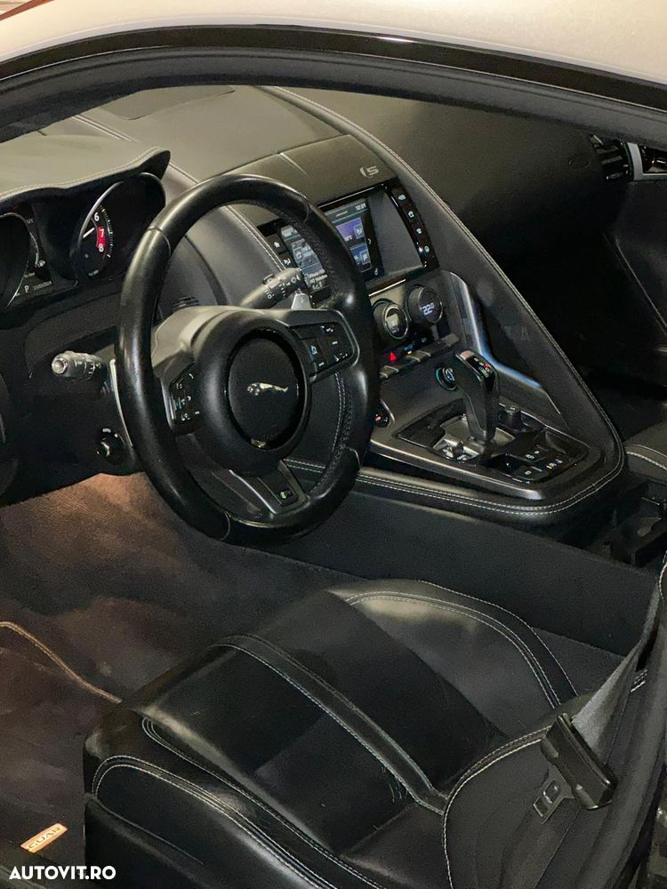 Jaguar F-Type - 7