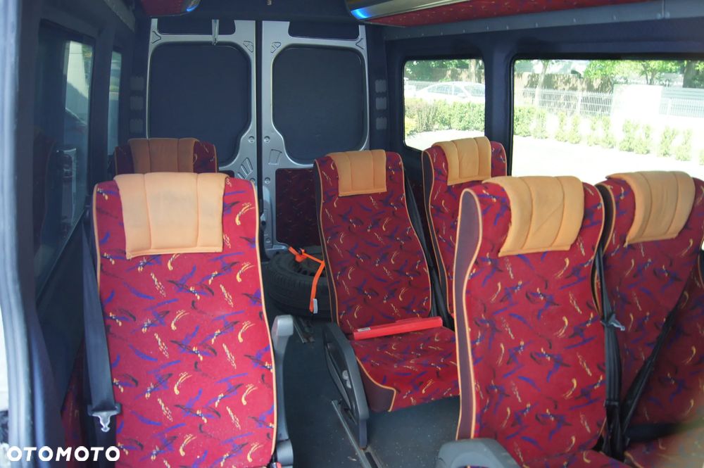 Mercedes-Benz Sprinter - 11