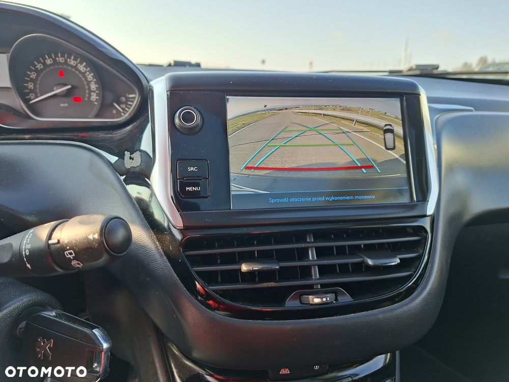 Peugeot 208 - 6