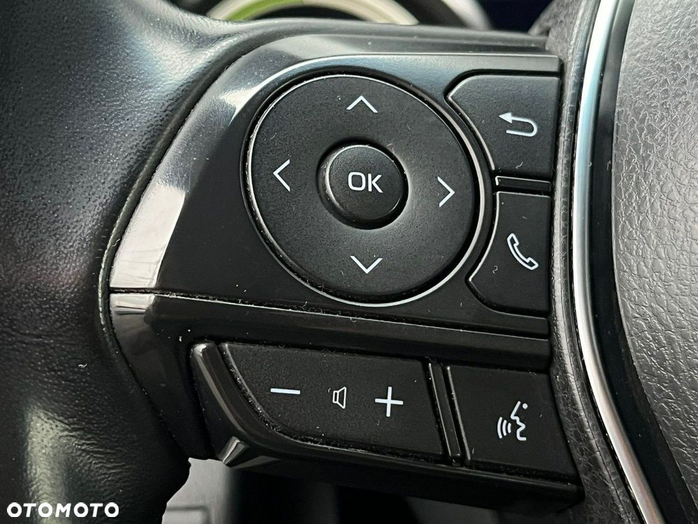 Toyota Camry - 22