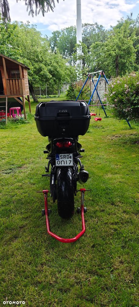 Yamaha FZ8 - 4