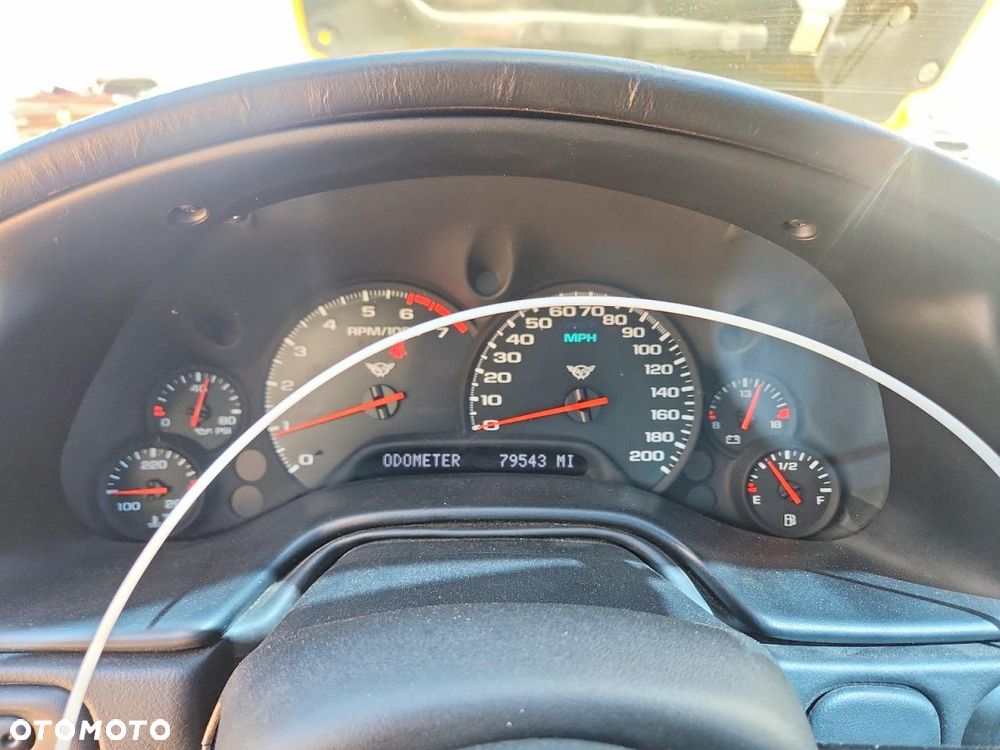 Chevrolet Corvette - 9