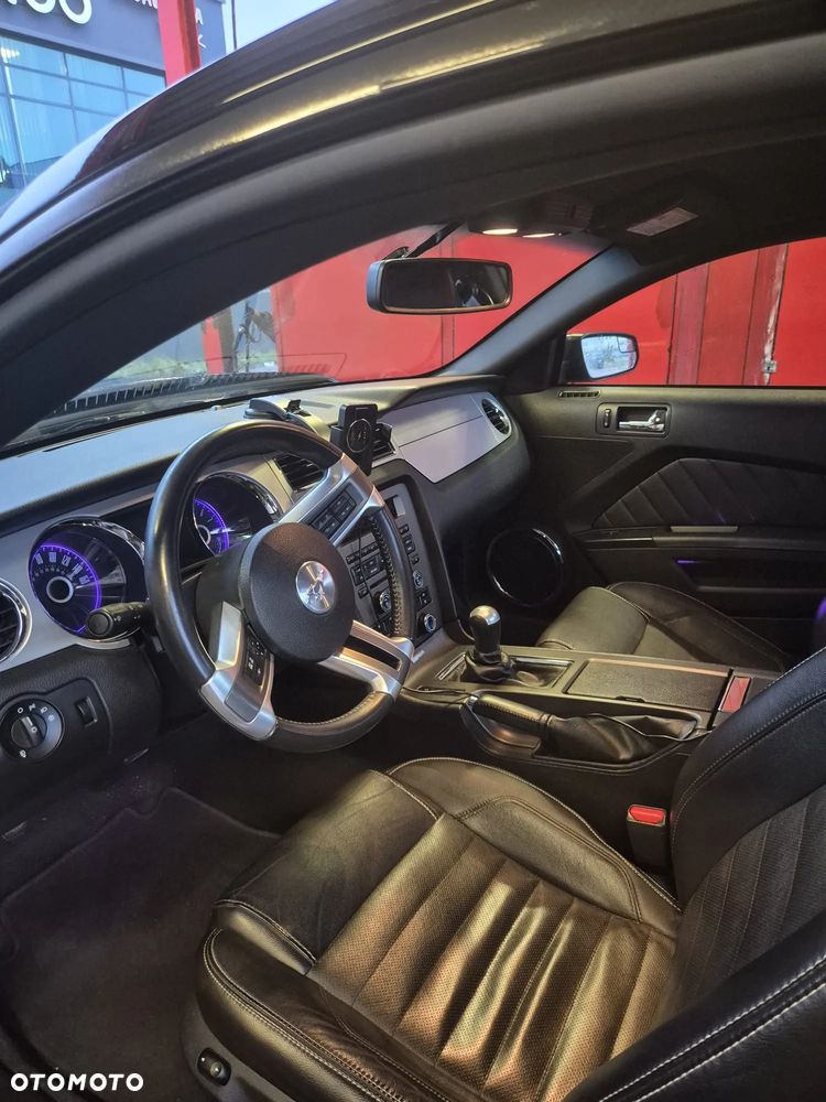 Ford Mustang 5.0 V8 GT - 10