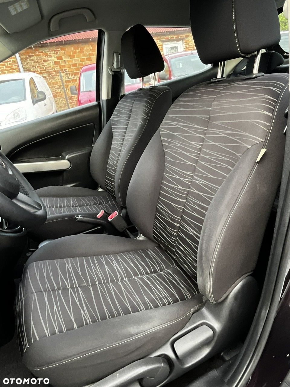 Mazda 2 - 8