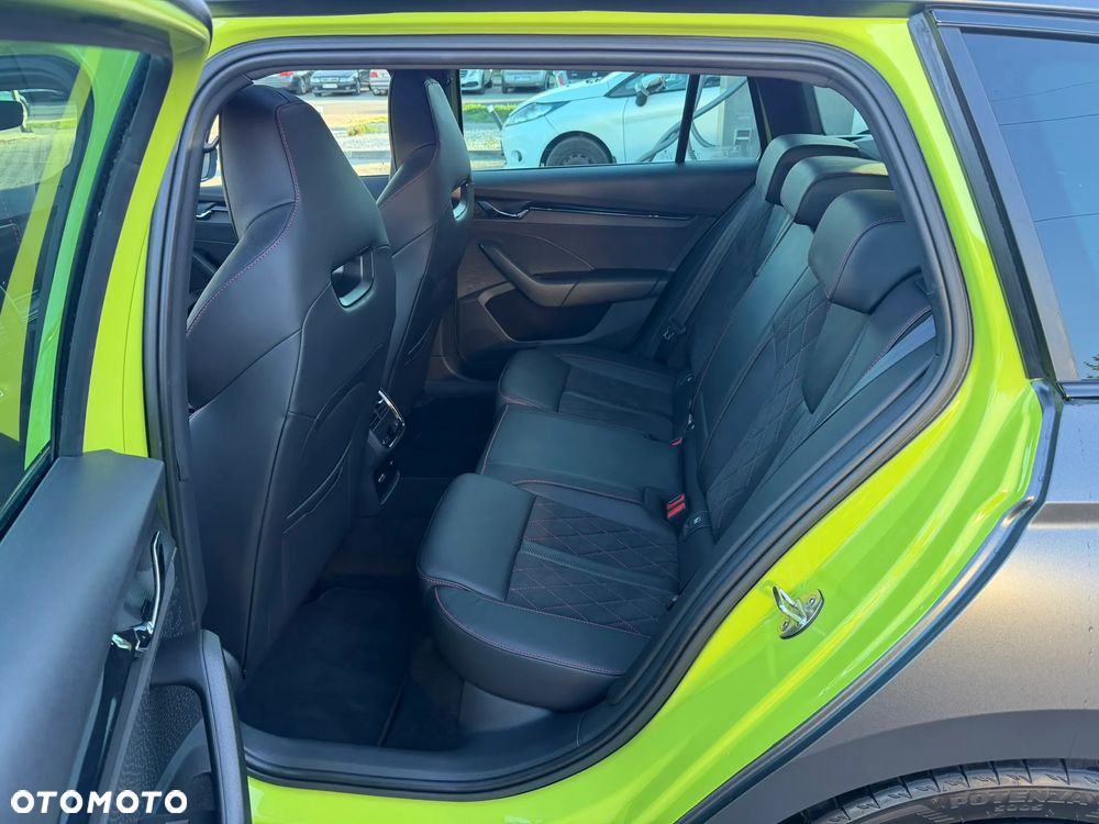 Skoda Octavia 2.0 TSI RS DSG - 16