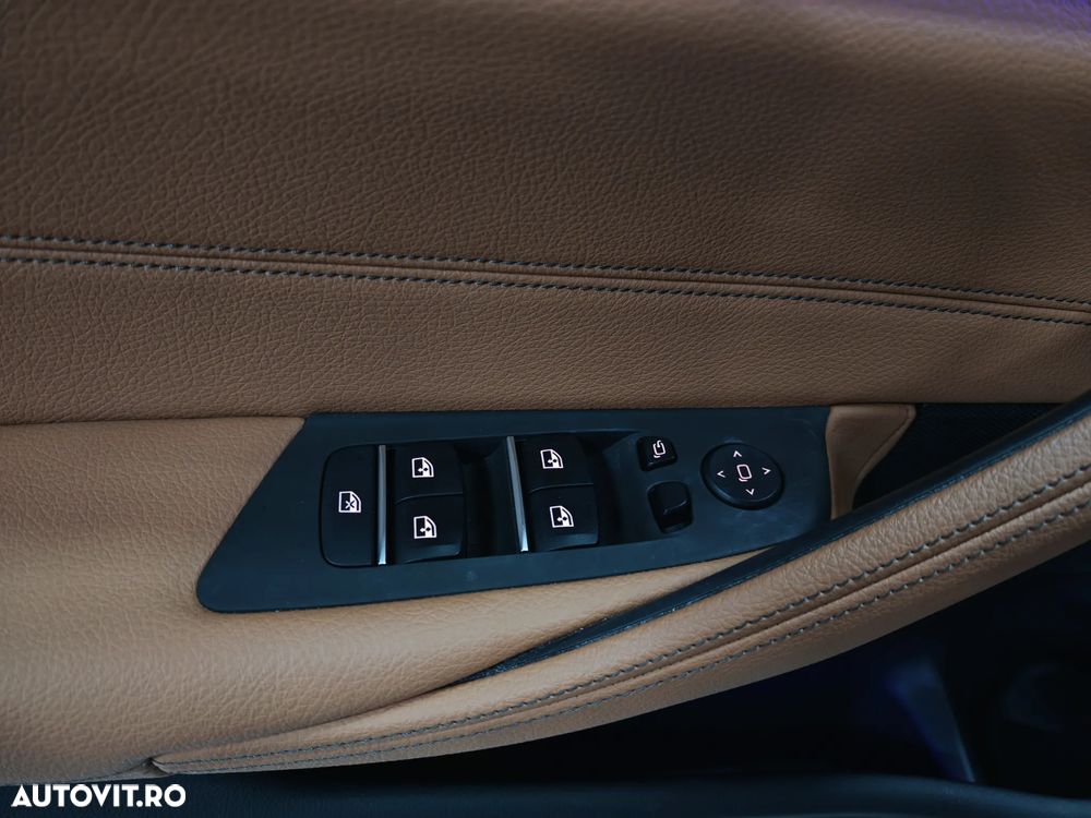 BMW Seria 5 530e Aut. - 30