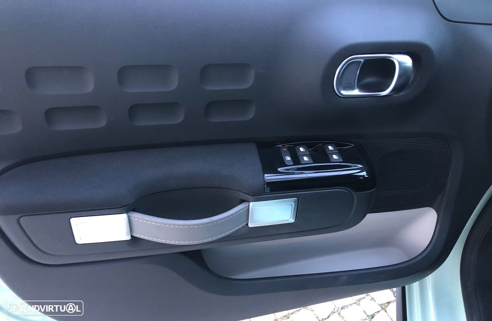 Citroën C3 1.2 PureTech Shine EAT6 - 35