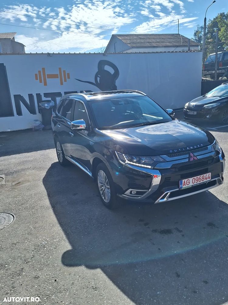 Mitsubishi Outlander PHEV 2.4 L 4X4 Instyle+ - 6
